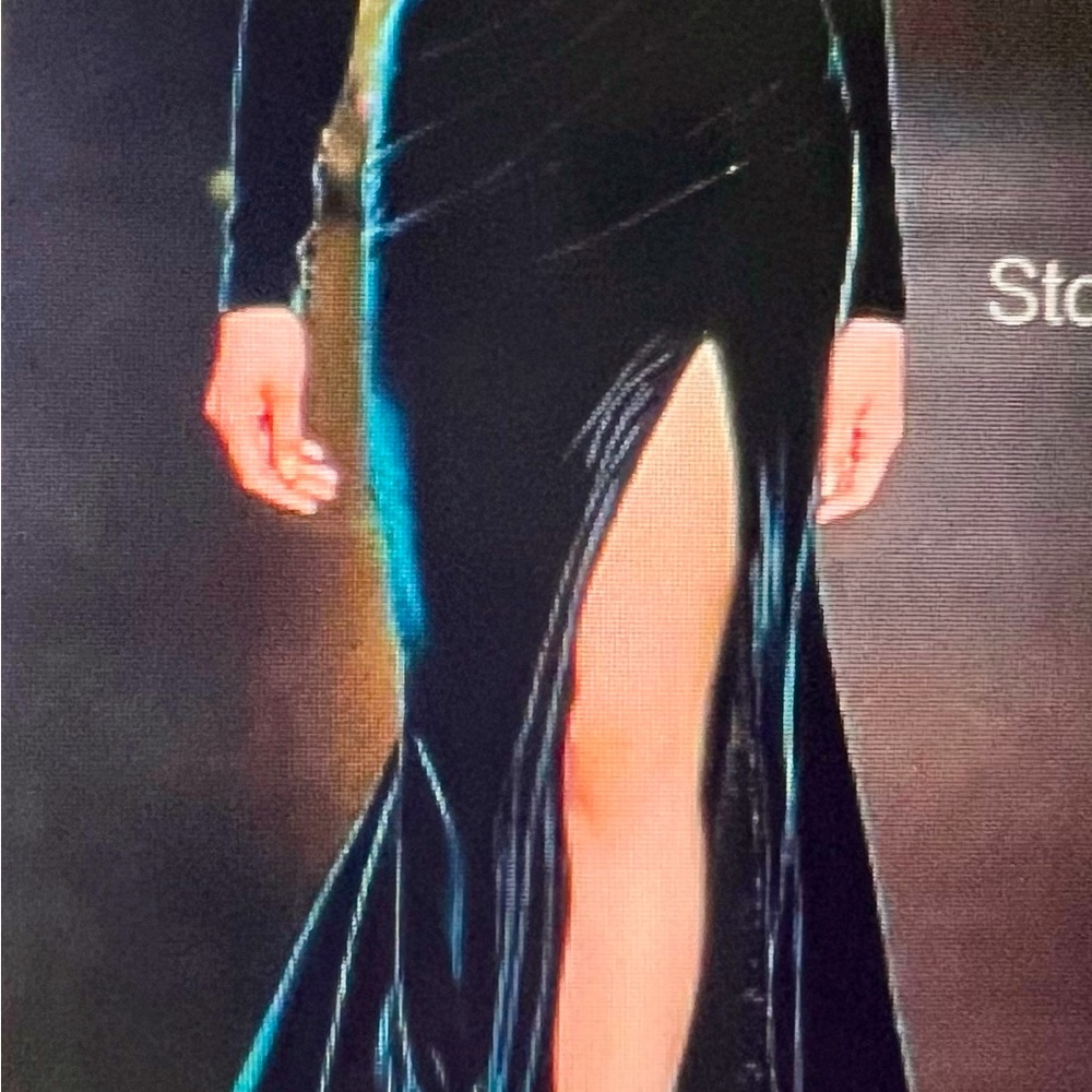New dress, never worn.